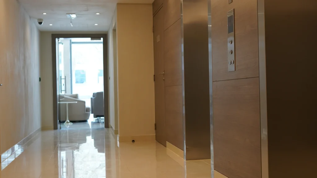 AL-Zeina_Lobby-Hallway_04